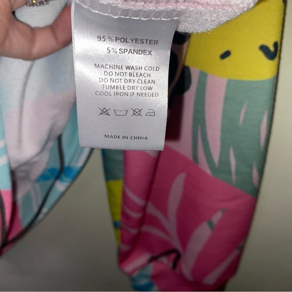 Acegolfs Women's 3X Colorful Abstract Pullover With Collar And Asymmetrical Zip - Picture 5 of 6